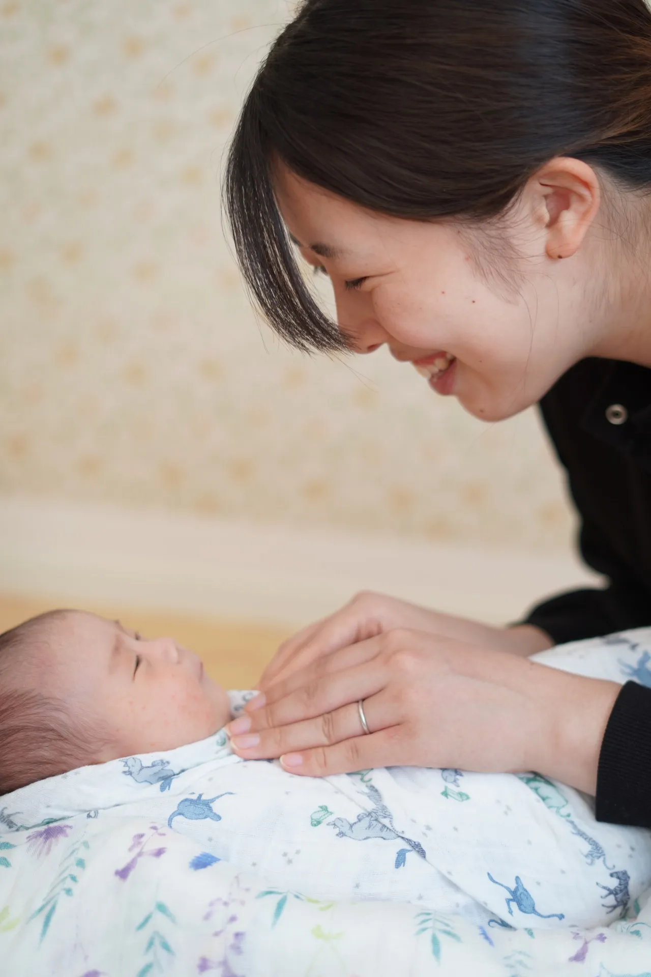 ママのぬくもりに包まれておやすみ〜！ママとくすくす笑っちゃったよ🤭